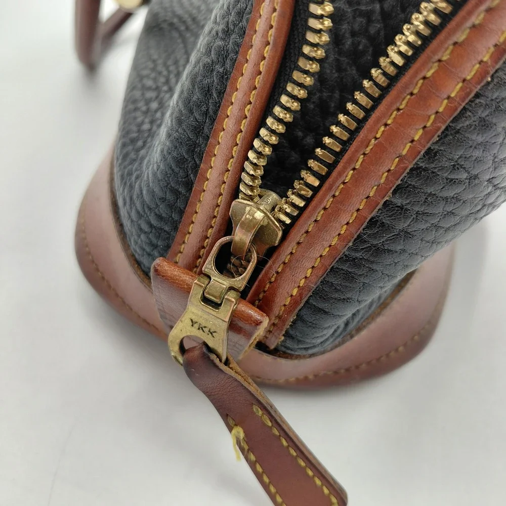 Vtg Dooney & Bourke Leather Dome Satchel Handbag purse Black Duck Charm Talon